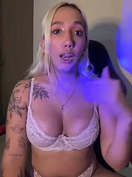 Snapshot of Isa_klein chatting on October 2025 04:22:01 AM Isa klein online show from October 2025 04:22:01 AM