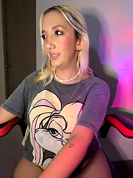 Snapshot of Isa_klein chatting on October 2025 06:29:01 PM Isa klein online show from October 2025 06:29:01 PM