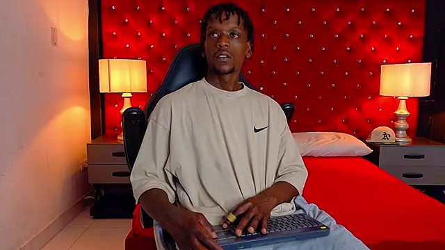 SkylerBigxxx online show from September 2025 04:03:01 AM