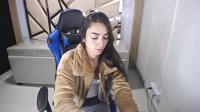 Maily a  online show from November 2025 02:46:02 AM