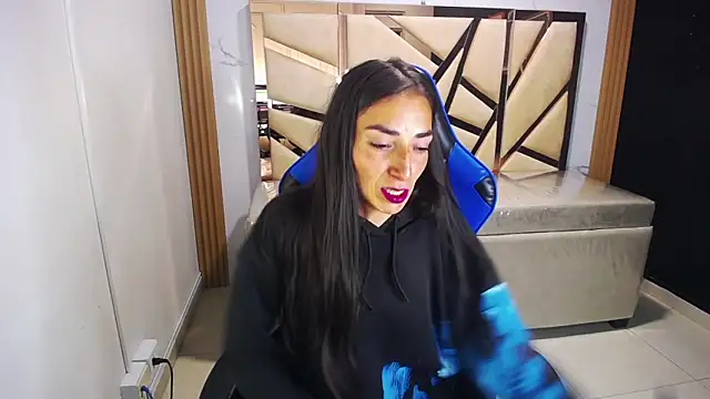 Maily a  online show from January 2026 03:00:02 AM