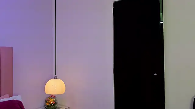 Amy Ferreira online show from October 2025 03:28:01 AM