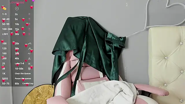 Yuni kim online show from January 2026 02:32:01 PM