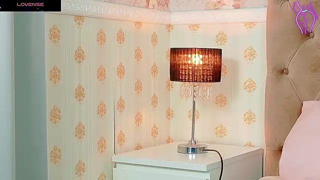 CoraVex online show from October 2025 04:10:01 AM