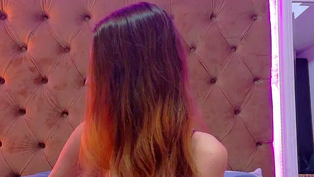 CoraVex online show from April 2026 03:53:01 AM