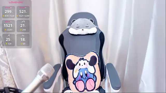 Snapshot of eos-chan chatting on October 2025 04:54:01 AM eos-chan online show from October 2025 04:54:01 AM