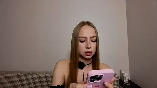 MissOyee online show from September 2025 05:14:01 PM