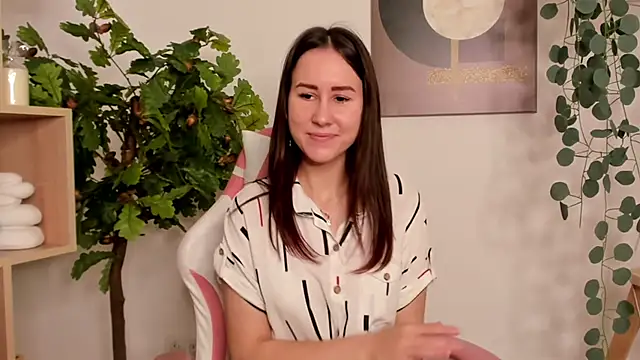 Snapshot of KizzyKailiponi chatting on September 2025 08:38:02 AM KizzyKailiponi online show from September 2025 08:38:02 AM