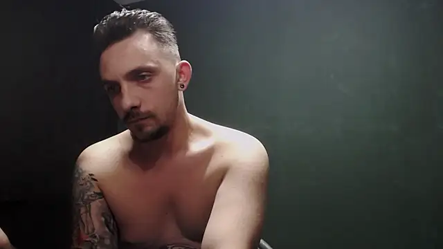 guesswhatbitch online show from October 2025 07:25:02 PM