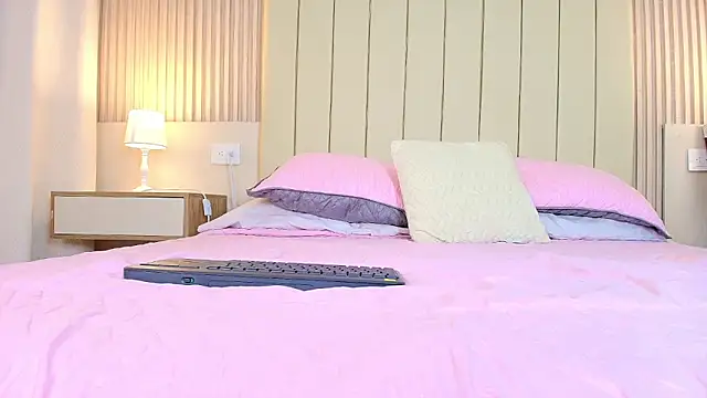 alessia moon1 online show from February 2026 12:10:02 PM