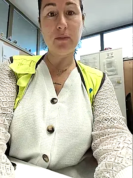 bichota85 online show from April 2026 10:05:01 AM