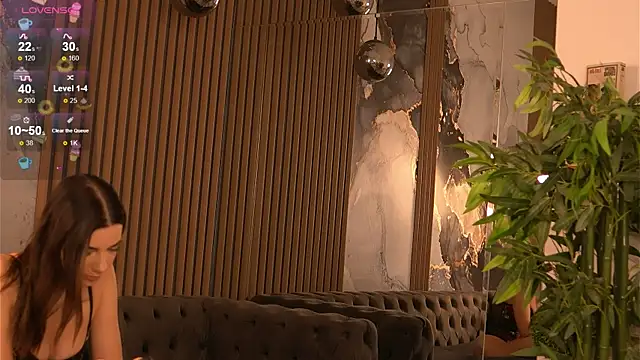 LunaVyx online show from October 2025 04:09:02 AM