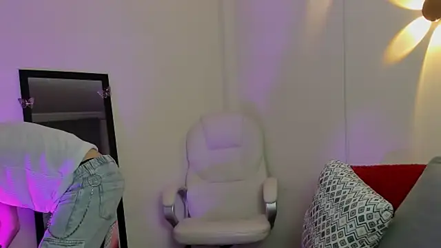 Snapshot of bellmontneon chatting on September 2025 11:14:01 AM bellmontneon online show from September 2025 11:14:01 AM