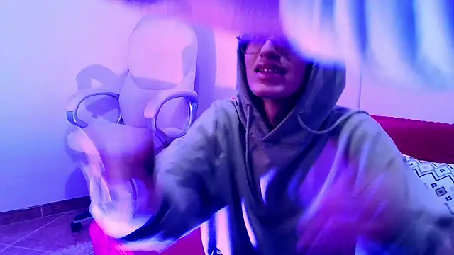 Snapshot of bellmontneon chatting on October 2025 11:22:01 AM bellmontneon online show from October 2025 11:22:01 AM