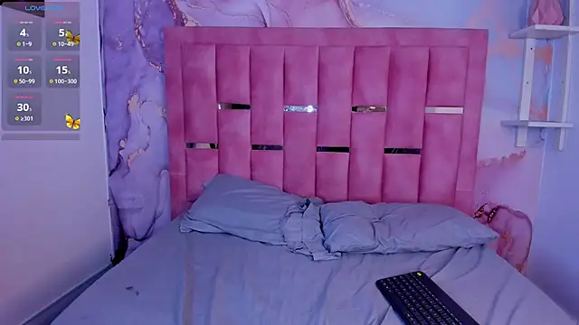 LunaWiill  online show from October 2025 03:22:01 PM