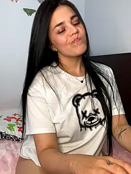 sophy whiite  online show from October 2025 09:45:01 PM