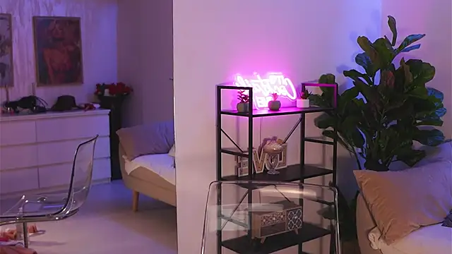 Moon Shard online show from April 2026 08:01:02 PM