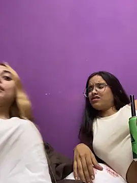 loirinhaaa online show from March 2026 12:06:01 AM