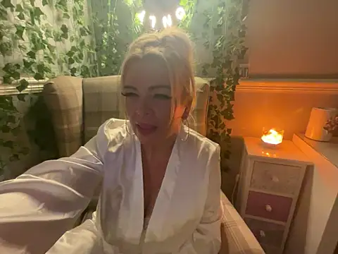 BonnyDesire online show from October 2025 07:34:01 PM