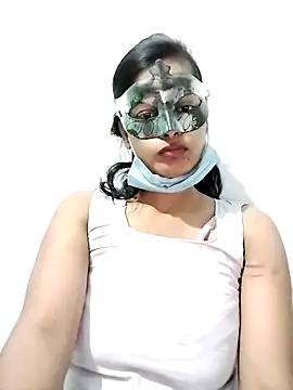 ms-naina online show from April 2026 06:42:01 PM