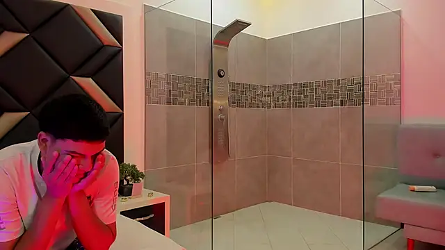 Hot Threesomee online show from November 2025 01:33:02 PM