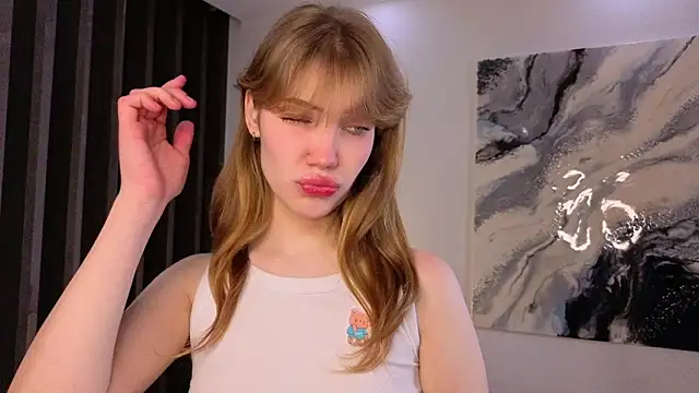 pienaple online show from December 2025 04:10:02 AM