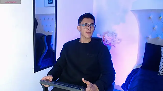 SalvadorFit online show from November 2025 08:21:02 PM