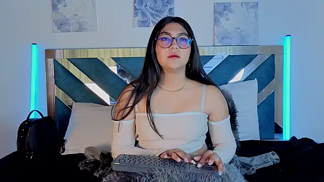 Violettabloom  online show from September 2025 07:49:01 PM