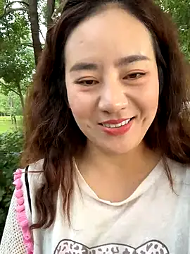 Kayla-love online show from October 2025 01:25:01 AM