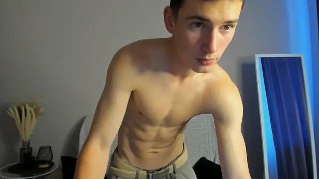 Snapshot of Max_Foks chatting on September 2025 08:16:01 AM Max Foks online show from September 2025 08:16:01 AM