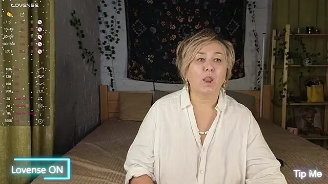 Marta Wils online show from October 2025 01:39:03 AM