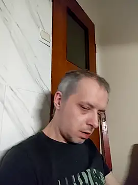 szajbusek41 online show from February 2026 05:01:02 AM