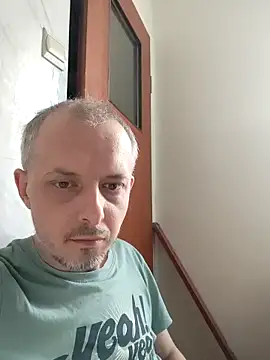 szajbusek41 online show from April 2026 08:59:01 AM