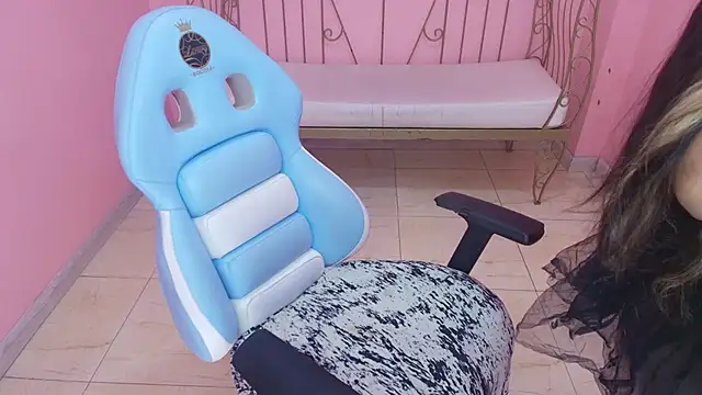 Snapshot of Bunny_poison chatting on September 2025 01:49:01 PM Bunny poison online show from September 2025 01:49:01 PM