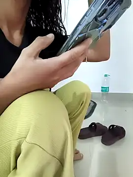 sassyishhu76 online show from February 2026 01:45:01 PM