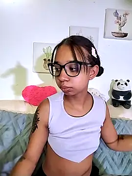 Suzanelee1 online show from September 2025 01:12:02 PM