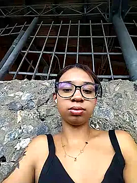 Suzanelee1 online show from November 2025 06:10:01 PM