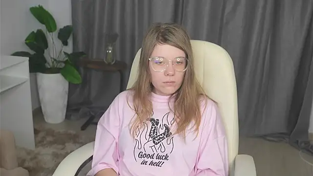 StepanieSchoeller online show from September 2025 11:55:02 AM