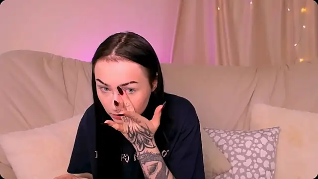 MollyKissy online show from November 2025 09:37:02 AM