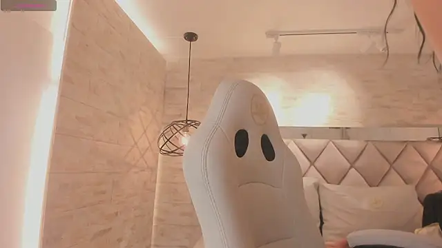 grace daviss online show from April 2026 10:53:01 AM