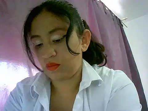Snapshot of catalella_fiore chatting on September 2025 04:45:01 PM catalella fiore online show from September 2025 04:45:01 PM