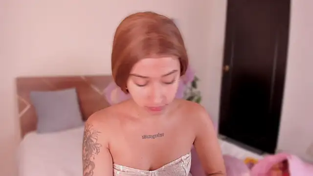 SofiaClarkson online show from December 2025 01:07:01 PM