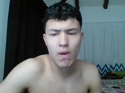 Snapshot of El_awo_ chatting on October 2025 03:47:02 PM El awo online show from October 2025 03:47:02 PM