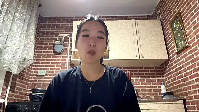 EmmaLeexth online show from November 2025 12:38:02 PM