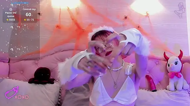 Snapshot of Rossiie_Hunt_ chatting on October 2025 04:30:02 PM Rossiie Hunt online show from October 2025 04:30:02 PM