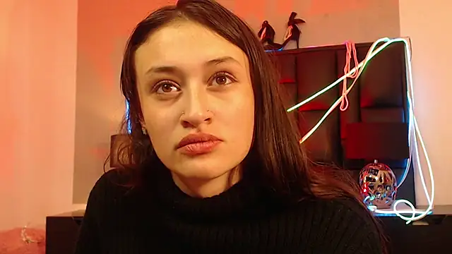 Emily Swiftt online show from October 2025 07:31:02 AM