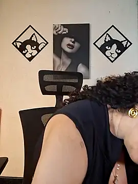 Lina 444 online show from March 2026 12:01:01 AM