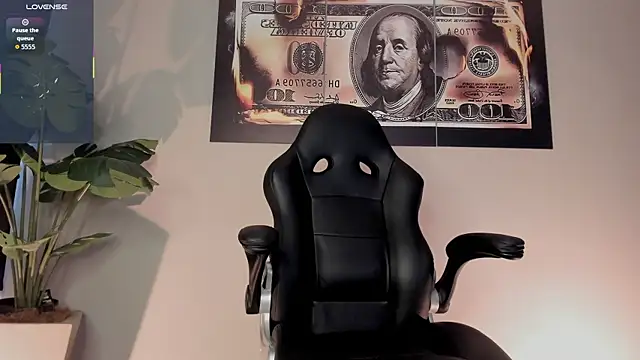 chrizmacgregor online show from October 2025 09:06:01 PM