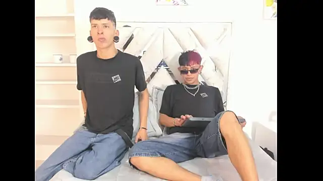 Snapshot of DemianSalvatore chatting on September 2025 12:43:02 PM DemianSalvatore online show from September 2025 12:43:02 PM