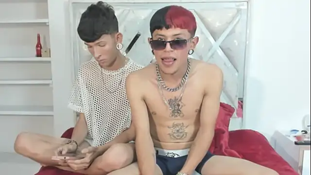 Snapshot of DemianSalvatore chatting on October 2025 12:00:01 AM DemianSalvatore online show from October 2025 12:00:01 AM